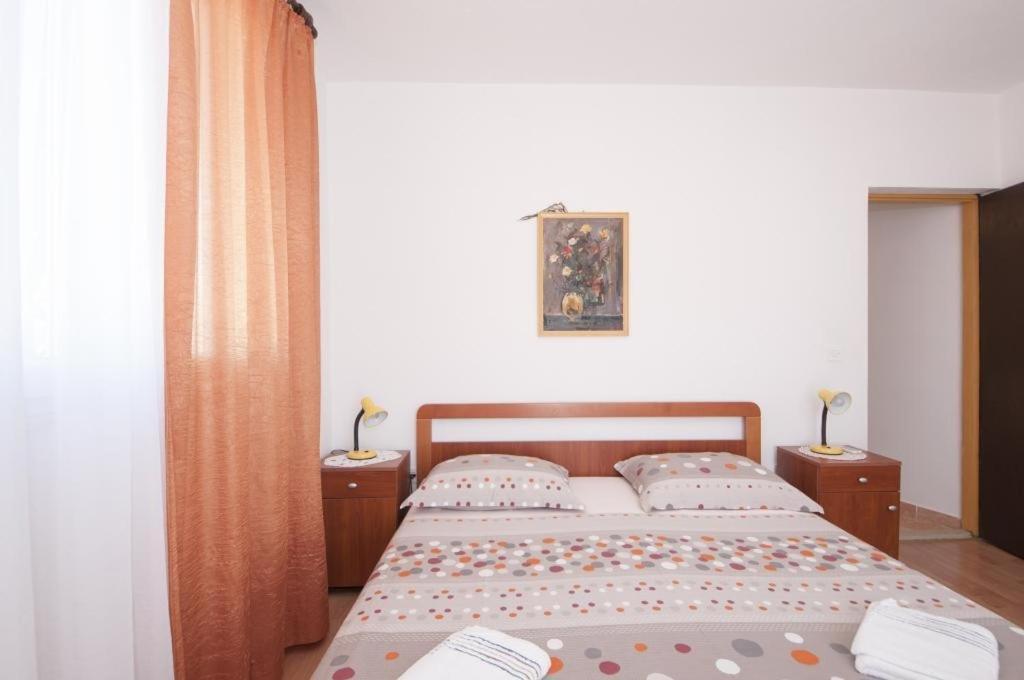 Apartments Mira Splitska Exterior photo