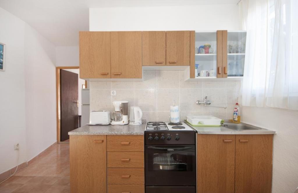 Apartments Mira Splitska Exterior photo